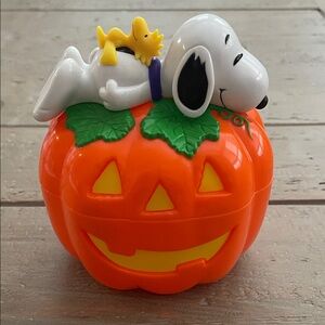 Vintage Snoopy & Woodstock Whitman's Candies Halloween Plastic Pumpkin Coin Bank